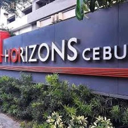 Horizon 101 A1 Shortwalk Robinson Mall Mango Square Bars Free Pool 세부 외부 사진