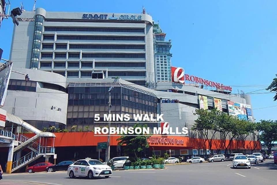 Horizon 101 A1 Shortwalk Robinson Mall Mango Square Bars Free Pool 세부 외부 사진