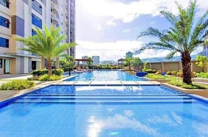 Horizon 101 A1 Shortwalk Robinson Mall Mango Square Bars Free Pool 세부 외부 사진
