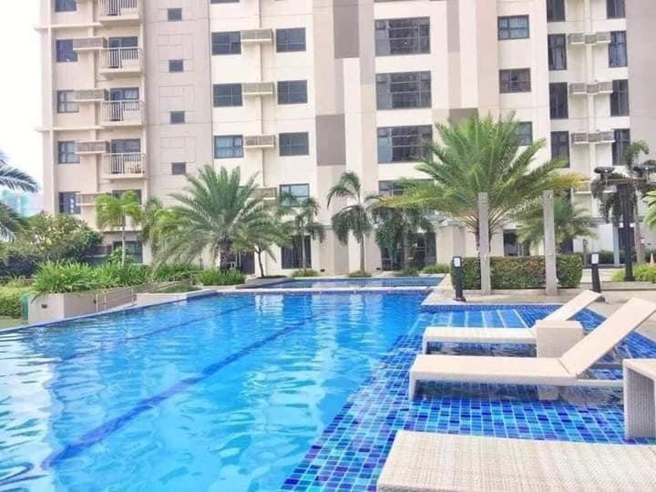 Horizon 101 A1 Shortwalk Robinson Mall Mango Square Bars Free Pool 세부 외부 사진