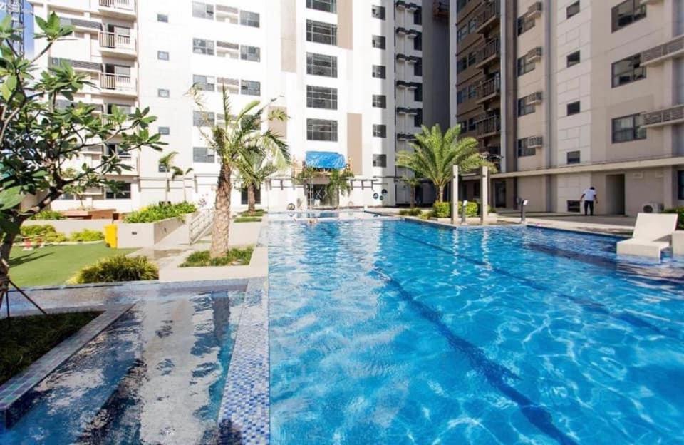 Horizon 101 A1 Shortwalk Robinson Mall Mango Square Bars Free Pool 세부 외부 사진